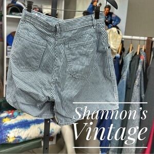 Chic VNTG made in USA High Wasted sz 32 striped denim shorts A41